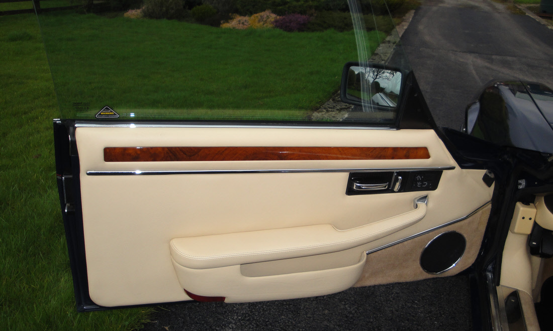 1489837830546-1994-Jaguar-XJS-Convertible_39