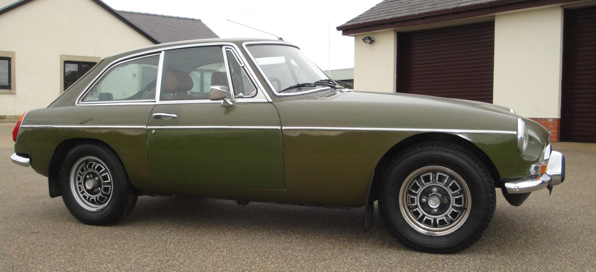 1490084840055-1975-MGB-GT-V8_2