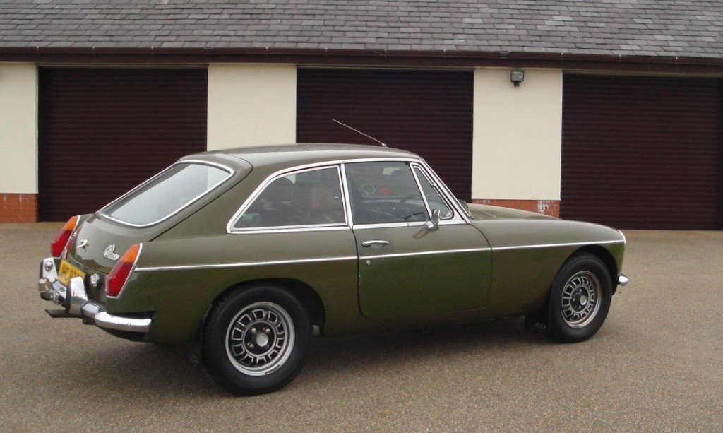 1490093492464-1975-MGB-GT-V8_5