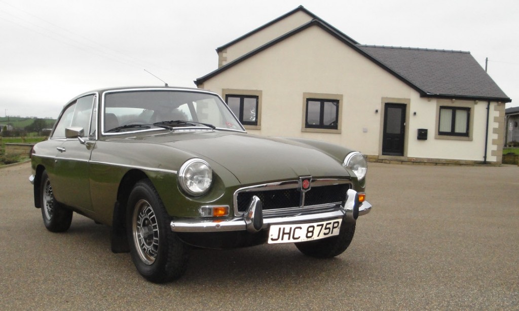 1490093492464-1975-MGB-GT-V8_6