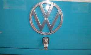 1505559668505-1971-Volkswagen-T2-Camper-Van-Dormobile_18