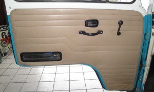 1505559668505-1971-Volkswagen-T2-Camper-Van-Dormobile_42
